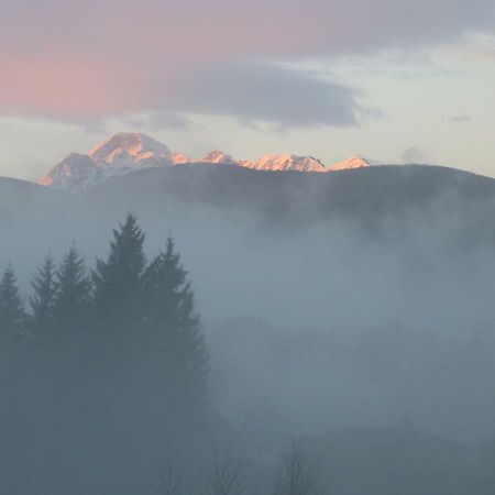 Splendide vue Pyrénées, Rez de jardin 2 chambres Montjoie-en-Couserans Extérieur photo
